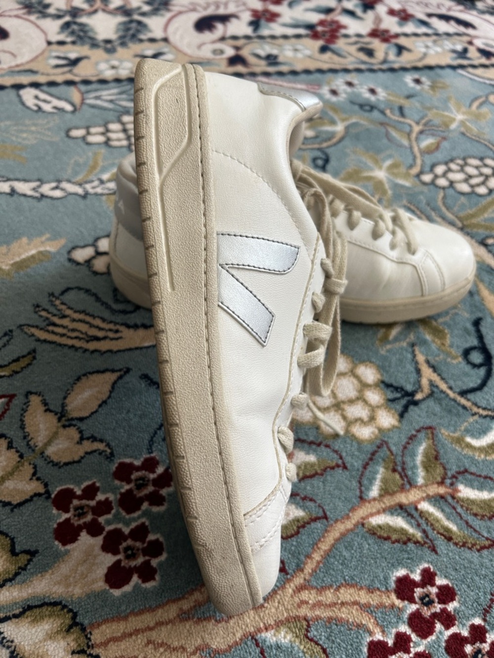 Veja Women's White Low-Top Sneakers - Picture 5 of 5